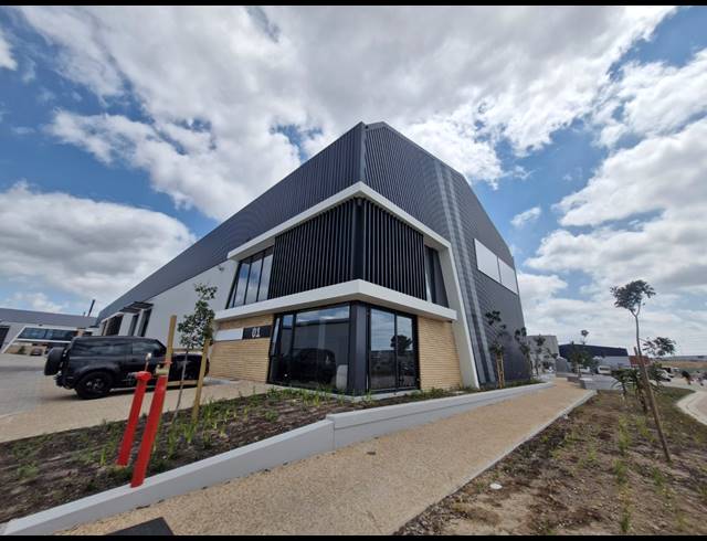 565M² WAREHOUSE TO LET IN STIKLAND INDUSTRIAL